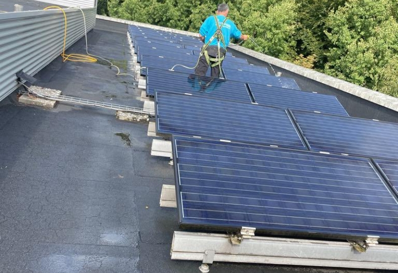 Rengøring af solceller